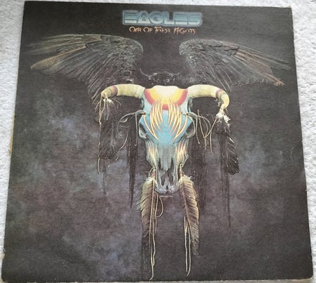 Eagles – One Of These Nights (1976) LP heeft een paar haarlijntjes