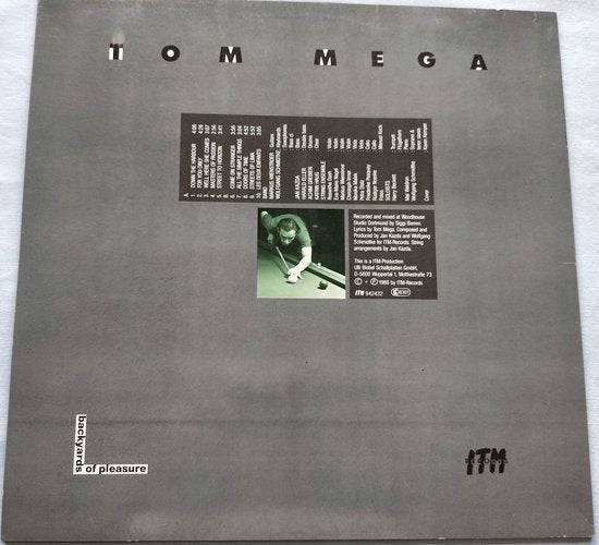 Tom Mega ‎– Backyards Of Pleasure (1988) LP heeft een haarlijntje.