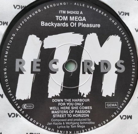 Tom Mega ‎– Backyards Of Pleasure (1988) LP heeft een haarlijntje.