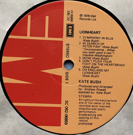 Kate Bush ‎– Lionheart 1978 LP is in Nieuwstaat. Hoes  zie Foto's